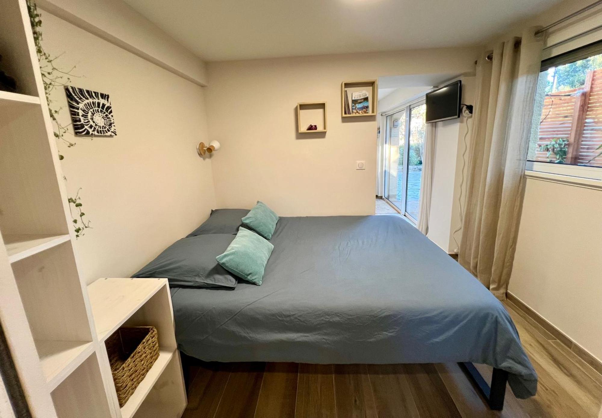 Studio With Private Car Park And Air Con Valbonne Exterior photo