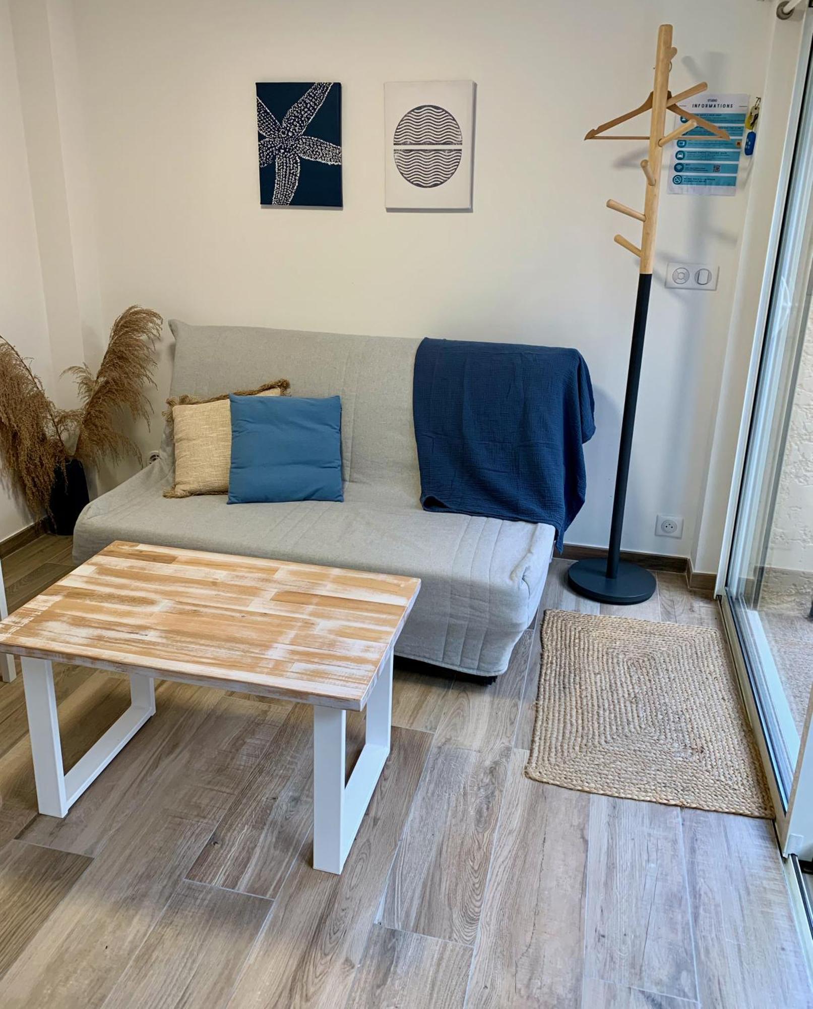 Studio With Private Car Park And Air Con Valbonne Exterior photo